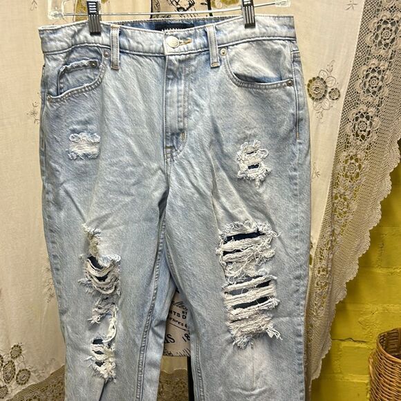 AéRopostale mom jeans size 6. 2 - Picture 1 of 6